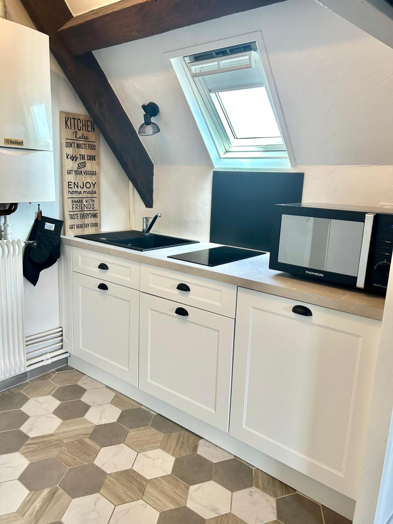 L Ecuyer Appartement Au Coeur Du Quartier Historique Chartres Buitenkant foto